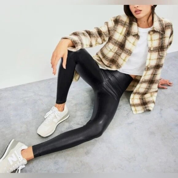 Aritzia Wilfred Free Women's Black Dalia Faux Leather Leggings M Stretch Vegan - Picture 2 of 10